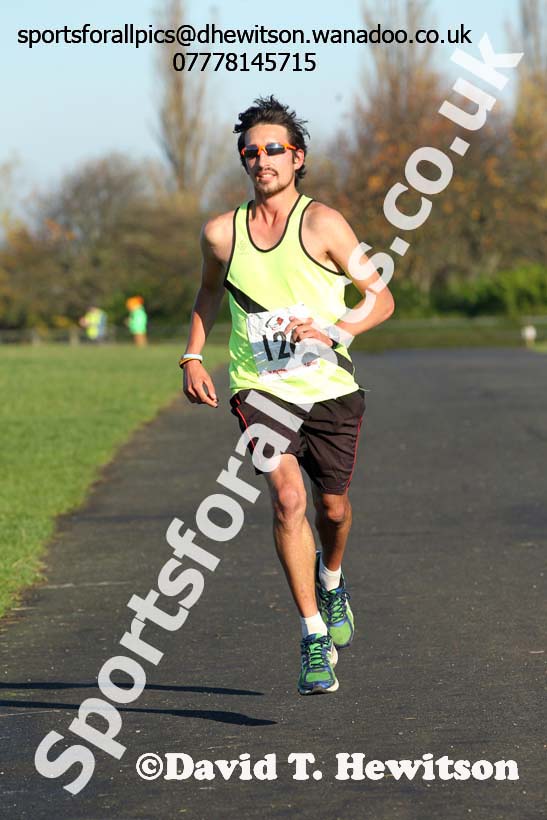 Newcastle Town Moor Marathon, Newcastle Town Moor Marathon and Half Marathon. Photo: David T. Hewitson/Sports for All Pics